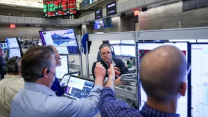 CEOs indicate job cuts and waning confidence as the economic forecast worsens in 2026