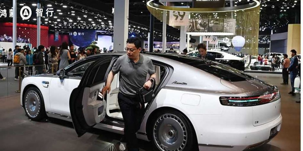 China's flashy and awkward Maextro S800 is not a Rolls-Royce.