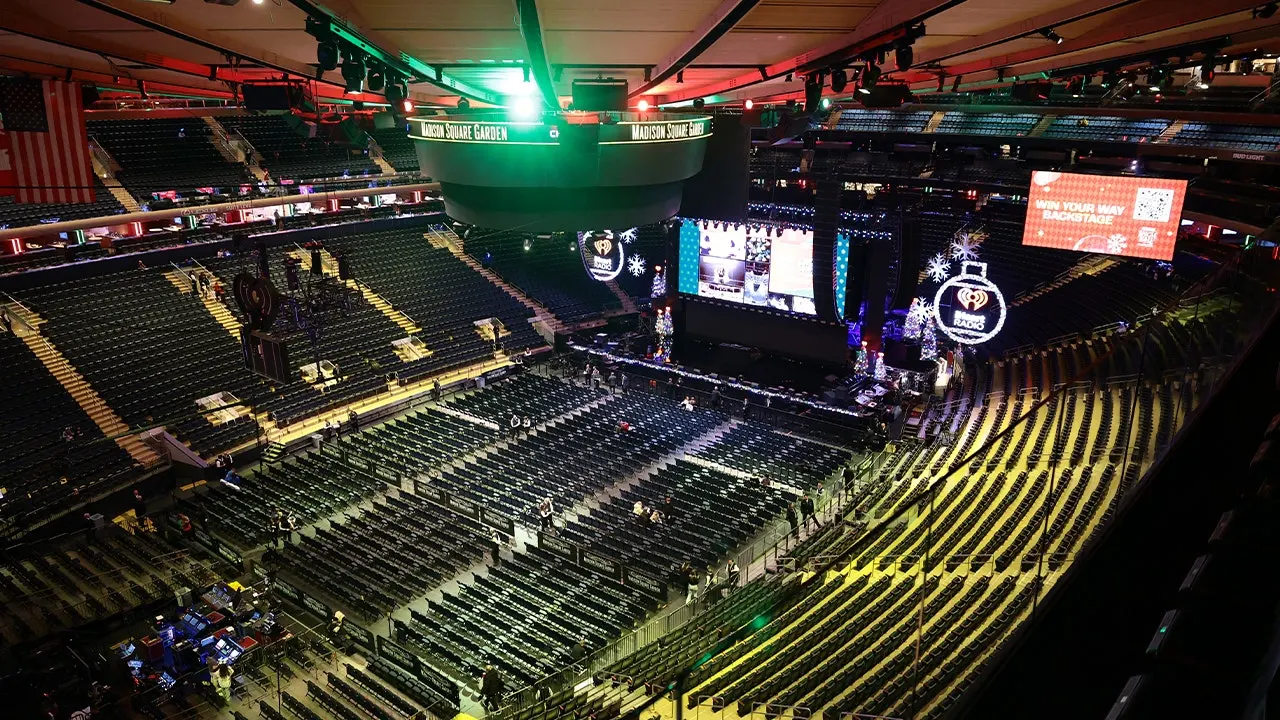 Concert attendee at Madison Square Garden dies after falling during Goose performance