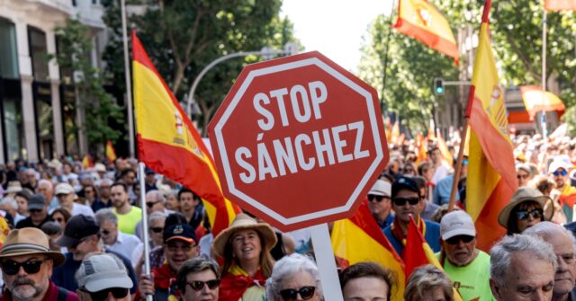 Conservative and Populist Parties in Spain Expected to Secure Majority