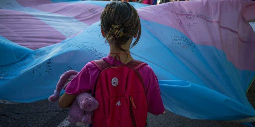 Critics lash out at New York Times for publishing 'trans dad' article on Father's Day, calling it 'left-wing gender goblins'