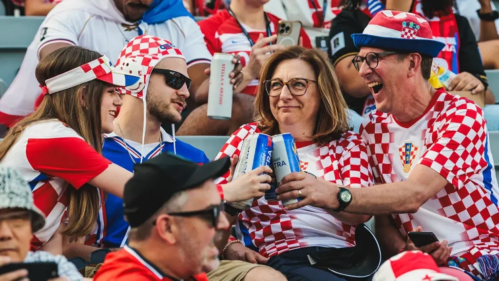 Croatian World Cup fans dominate Philadelphia and crash a couple's wedding photos