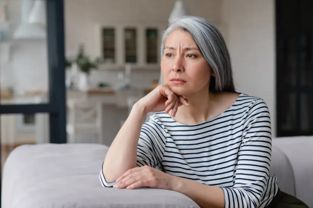 Dear Abby: My fiancé is against me displaying a picture of my late husband