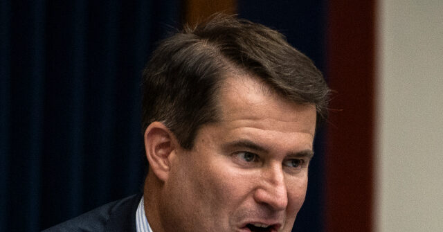 Democrat Seth Moulton Accused of Assaulting Journalist over Graham Platner Inquiry