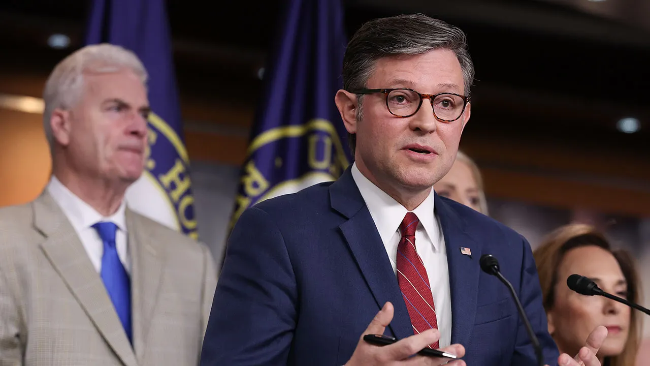 Democrats push for a vote on Ukraine aid package opposed by Johnson, with support from Republicans