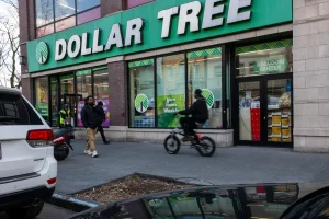 Dollar Tree manager reportedly attacked cashier at register: lawsuit