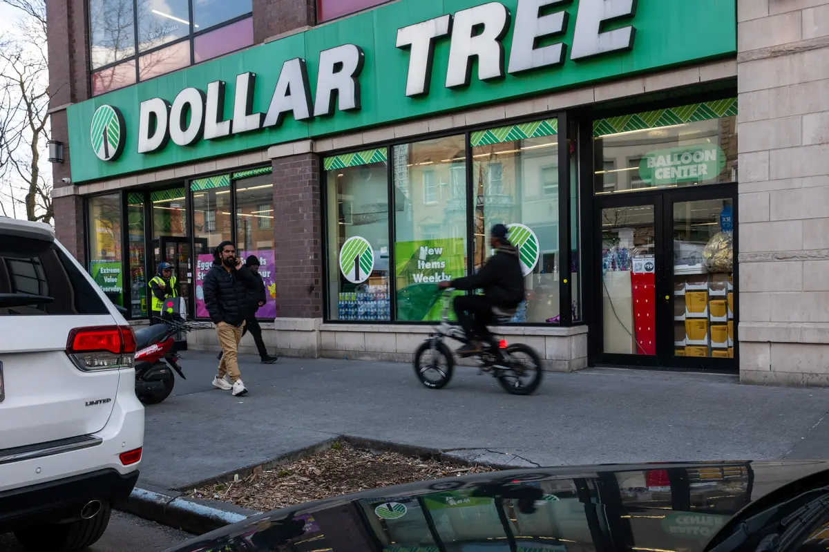 Dollar Tree manager reportedly attacked cashier at register: lawsuit