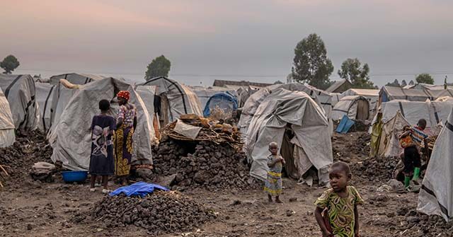Ebola Expands in Congo Refugee Camps, Cases Exceed 1,000
