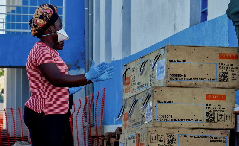 Ebola recoveries offer hope in the DRC as suspected cases arise beyond Africa.