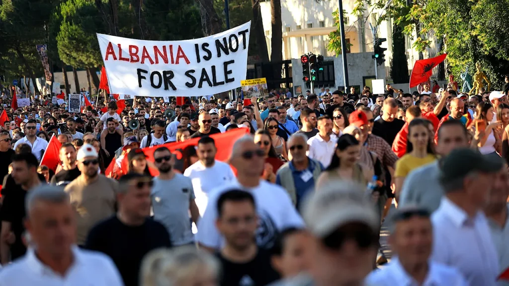 European Parliament calls on Albania to stop building on protected areas.