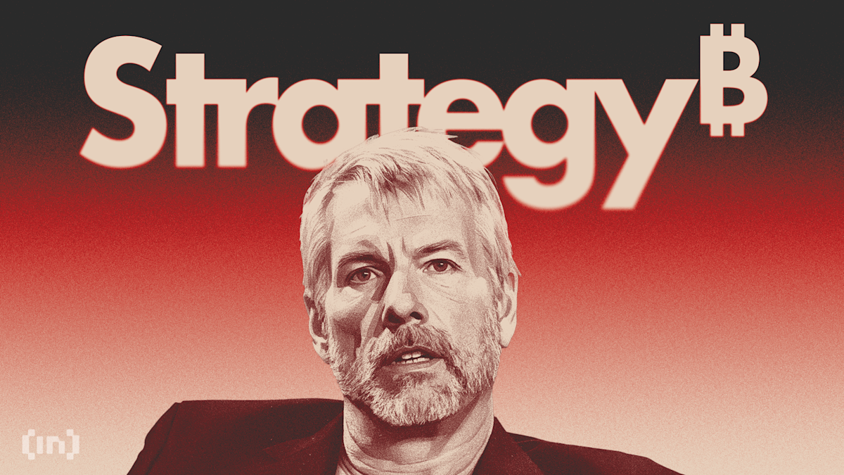 Experts Caution That Bitcoin Faces Issues Linked to MicroStrategy as BTC and MSTR Shares Decline