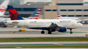 FAA investigates plane's go-around caused by another aircraft on a crossing runway