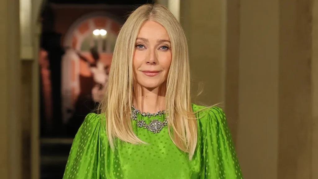 Gwyneth Paltrow showcases Hollywood's top bikini pictures