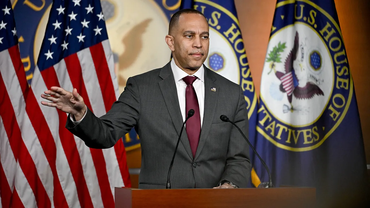 Hakeem Jeffries challenged on Biden's gas prices following Trump's comments