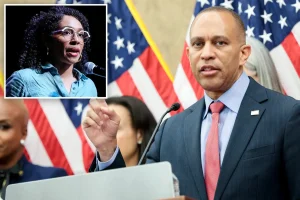 Hakeem Jeffries criticized for welcoming Mamdani-supported candidates enthusiastically after Democratic primary success