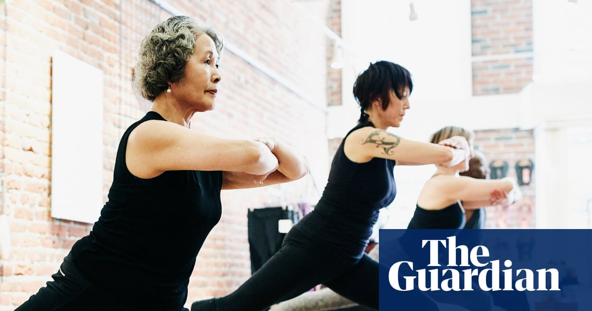 Having a strong chest and back may reduce the likelihood of a heart attack, analysis indicates