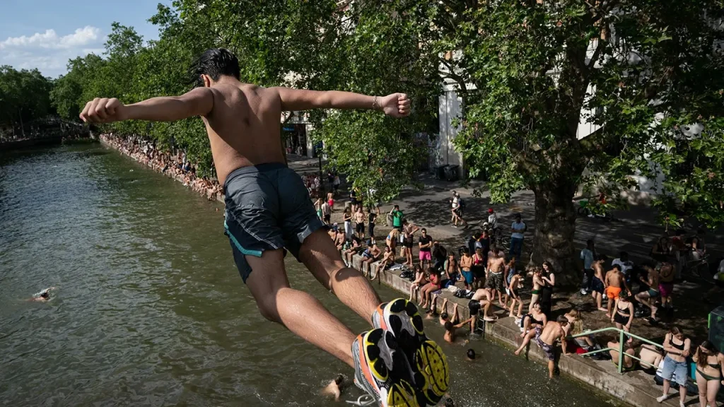 Heat wave in France leads to restrictions on alcohol and new public safety measures