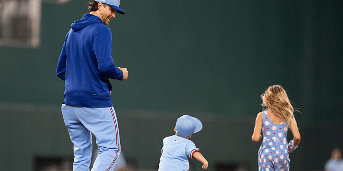 "He's my hero": Texas Rangers Father’s Day event is incredibly touching