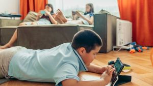 How does using screens influence brain development? The answer is still unclear.