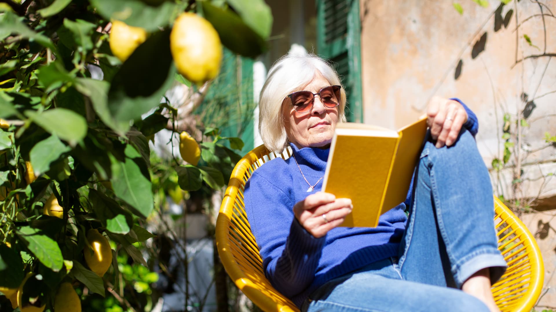 IRAs have trillions more than 401(k) plans, but few people save in them.