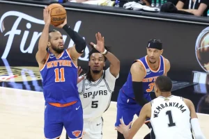 Jalen Brunson hesitated, yet the Knicks managed to stay in the game.
