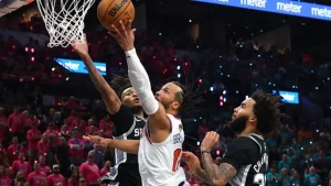 Jalen Brunson nets 30 points as Knicks win Game 1 of the Finals against Spurs