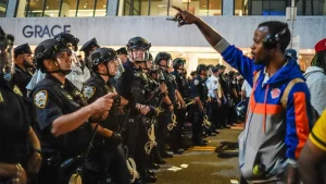 Knicks viewing event turns chaotic with large fights and police use pepper spray in Manhattan.