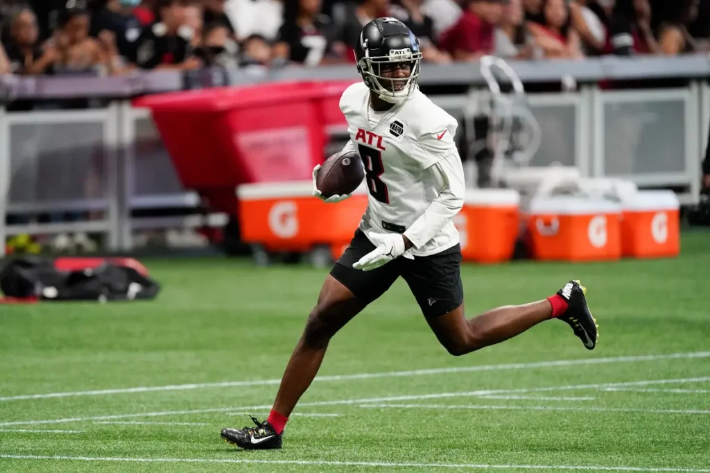Kyle Pitts signs $54 million extension with the Falcons following a long-awaited breakout