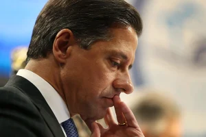 LAUSD Superintendent Alberto Carvalho steps down during ongoing investigation