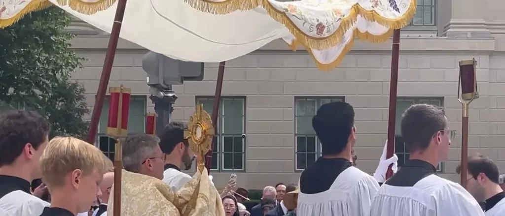Large Catholic Gathering Declares &lsquo;One Nation Under God&rsquo; During Annual Eucharistic Procession Near the White House