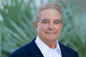 Leader of Sarasota trust company and former FDIC chair reveals retirement plans.