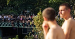 "Like Torture" -- France Struggles With Heatwave Without Air Conditioning