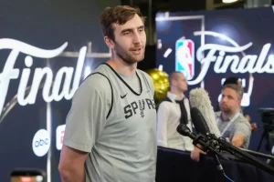 Luke Kornet of the Spurs: It's a 'full-circle moment' to go up against the Knicks