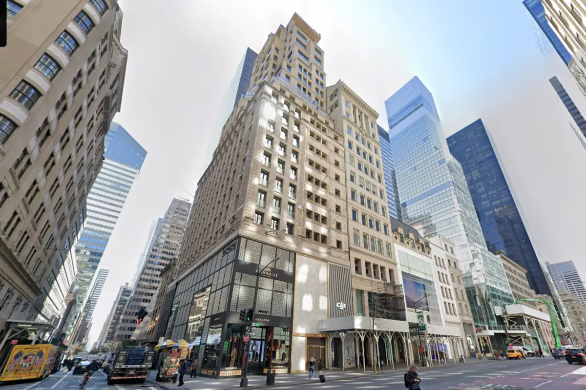 Manhattan retail recovery is described as 'strong' despite vacant storefronts.