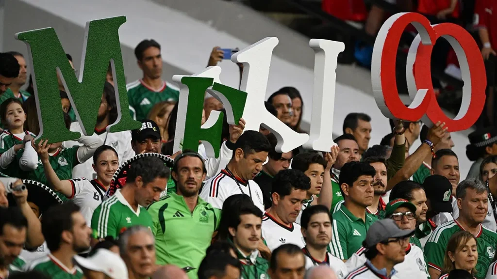 Mexico fans face criticism for chanting anti-gay slurs during match against Czechia