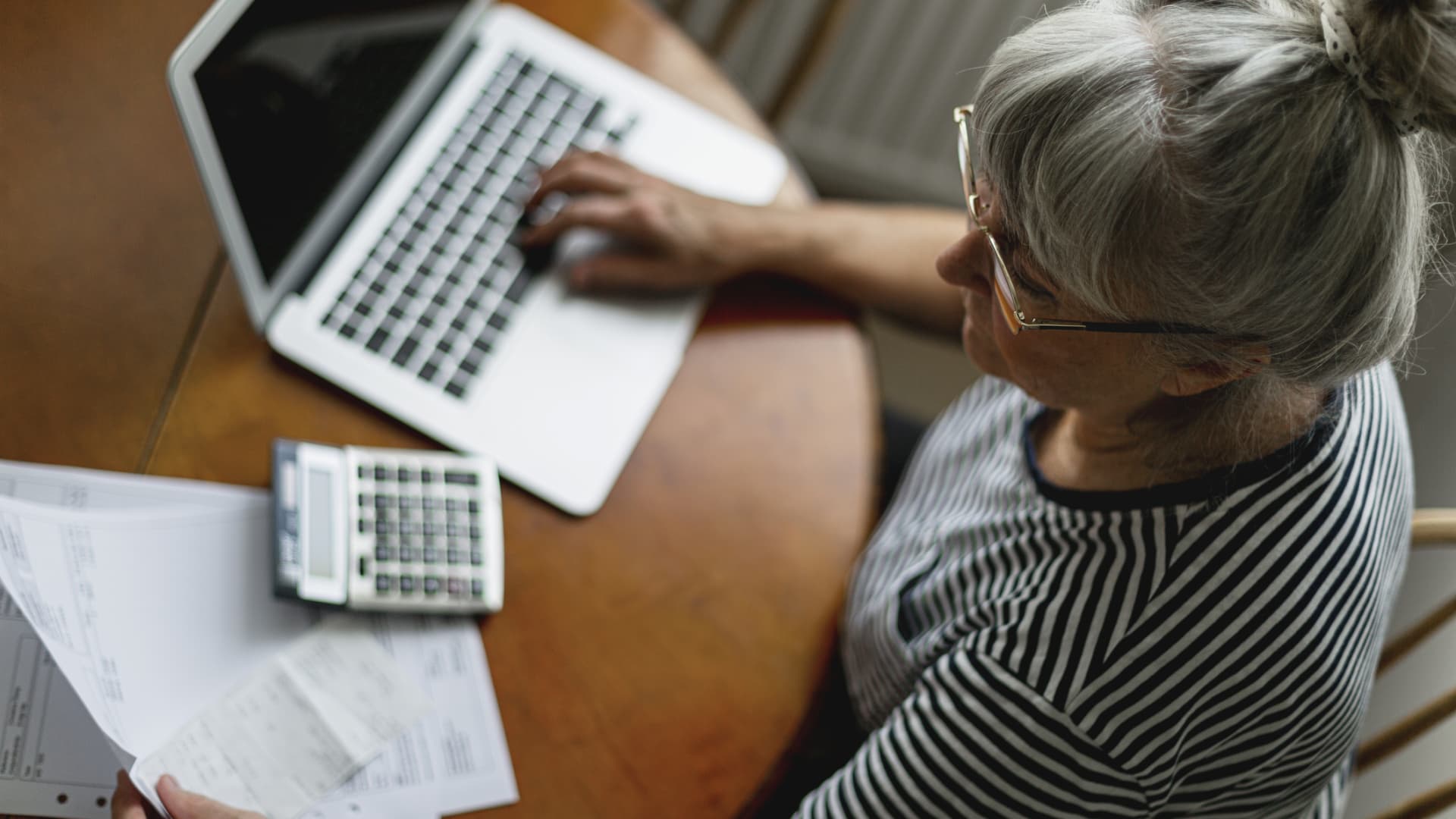 More annuity choices are available in 401(k)s, but their use is still low.