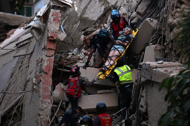 More than 900 fatalities after two earthquakes in Venezuela