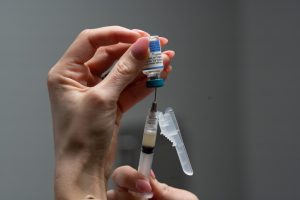 OB-GYN group’s vaccine advice varies from that of the US government.