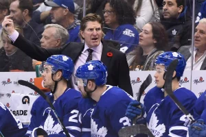 Oilers seek to bring on Mike Babcock three years after the Blue Jackets photo incident.