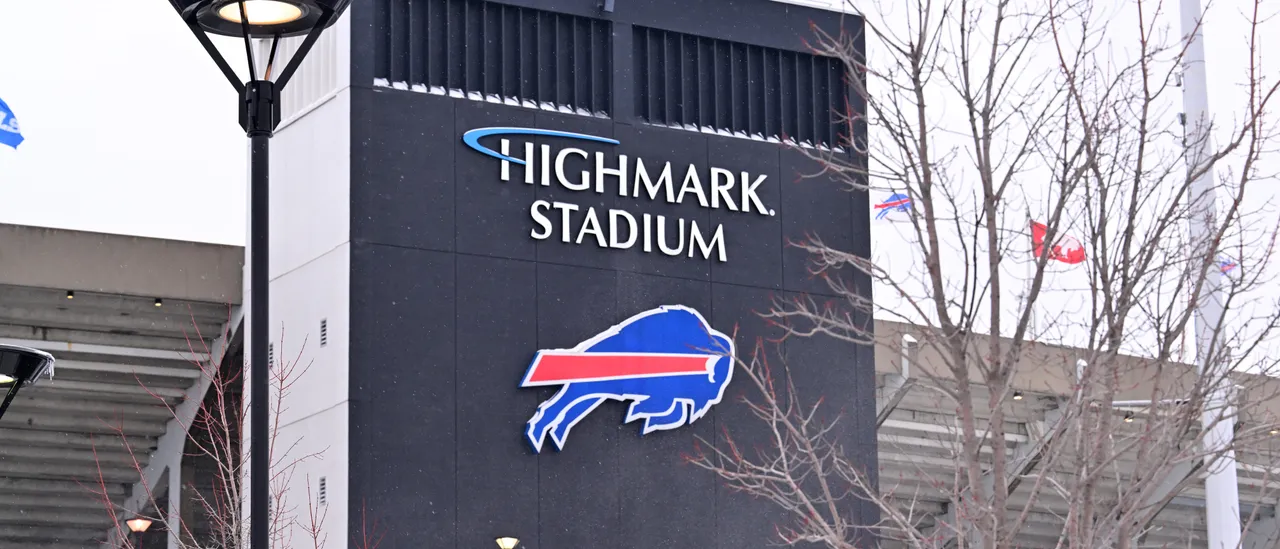 Okay, Really? Governor Hochul Struggles to Begin Chant at New NFL Stadium Launch