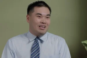 Oncologist emphasizes the importance of education for achieving the American dream