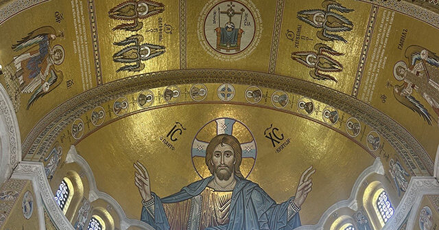 Over a Million People Attend Serbian Church to See the Holy Relic of the Virgin Mary