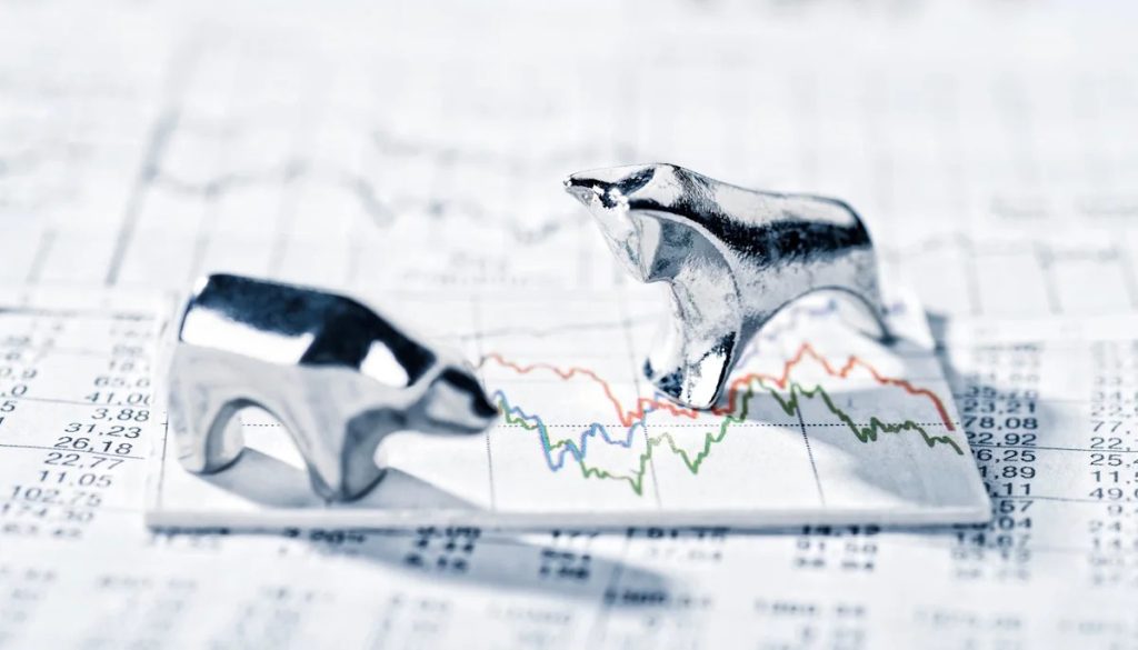 Palantir Shares Compared to Sandisk Shares: Wall Street Recommends Buying One and Selling the Other