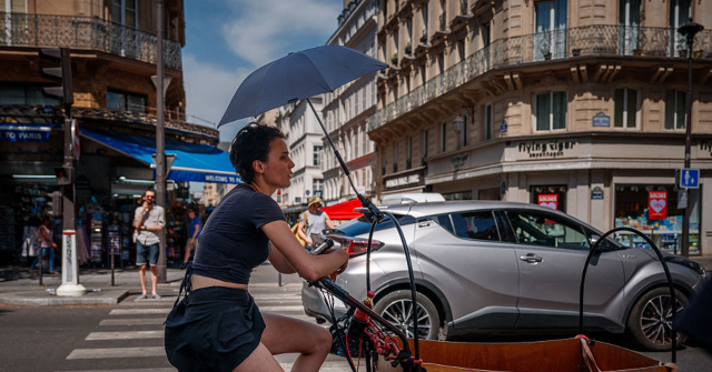 Paris Socialists Take Advantage of Heatwave to Prohibit Alcohol