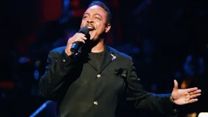 Peabo Bryson, the singer of 'A Whole New World' and Disney favorites, has passed away at 75.