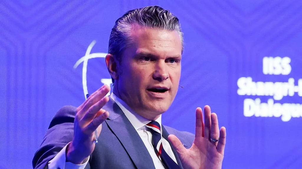 Pete Hegseth confronts CBS host over his statements about weapon stockpiles