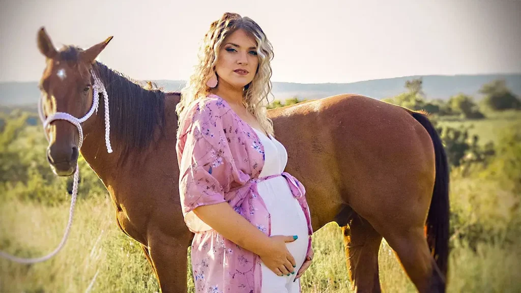 Photographer pretended to be pregnant for months before murdering bride