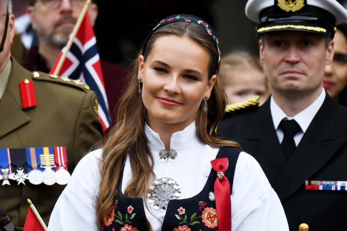 Princess Ingrid Alexandra of Norway returns home from school in Australia due to her mother's declining health.