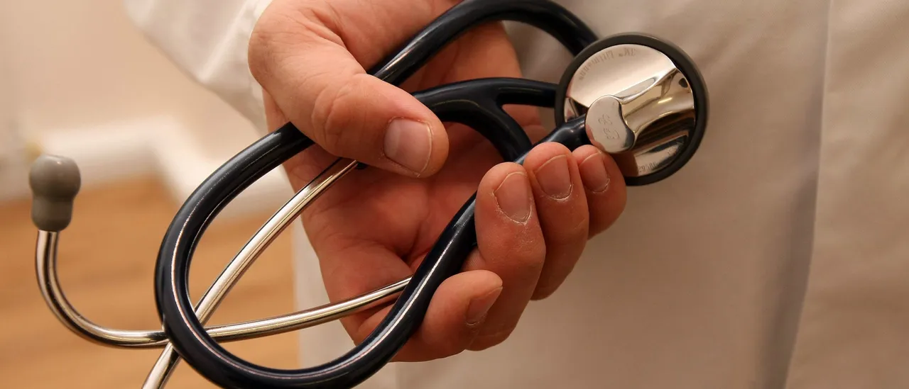 Prohibiting 'Anti-Competitive' Hospital Agreements Might Reduce Healthcare Expenses Nationwide, New Report Claims