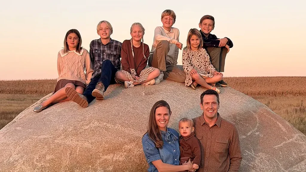 Randy Feenstra secures victory in Iowa GOP primary and will compete against Democrat Rob Sand.